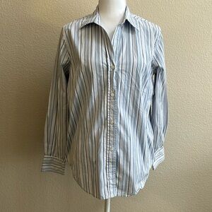 Gap Stretch sz M Blue White Pinstripe Button Up Top